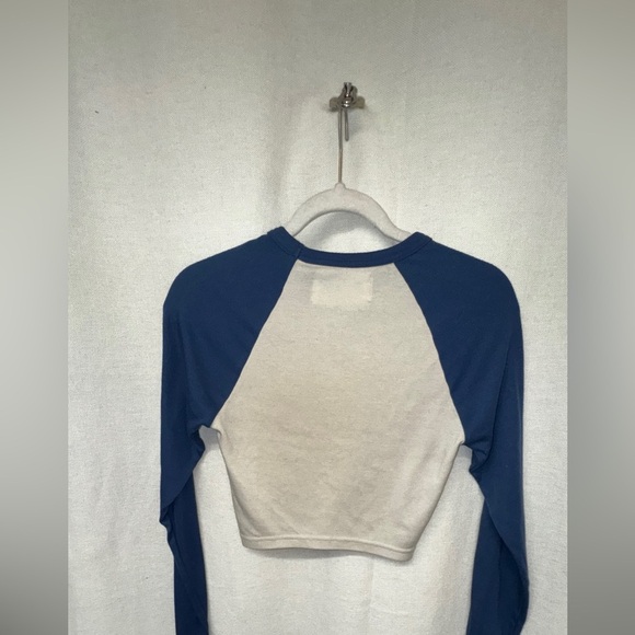Pacsun Budweiser Women's LongSleeve Blue and Cream Raglan Top Size Small - Picture 3 of 5